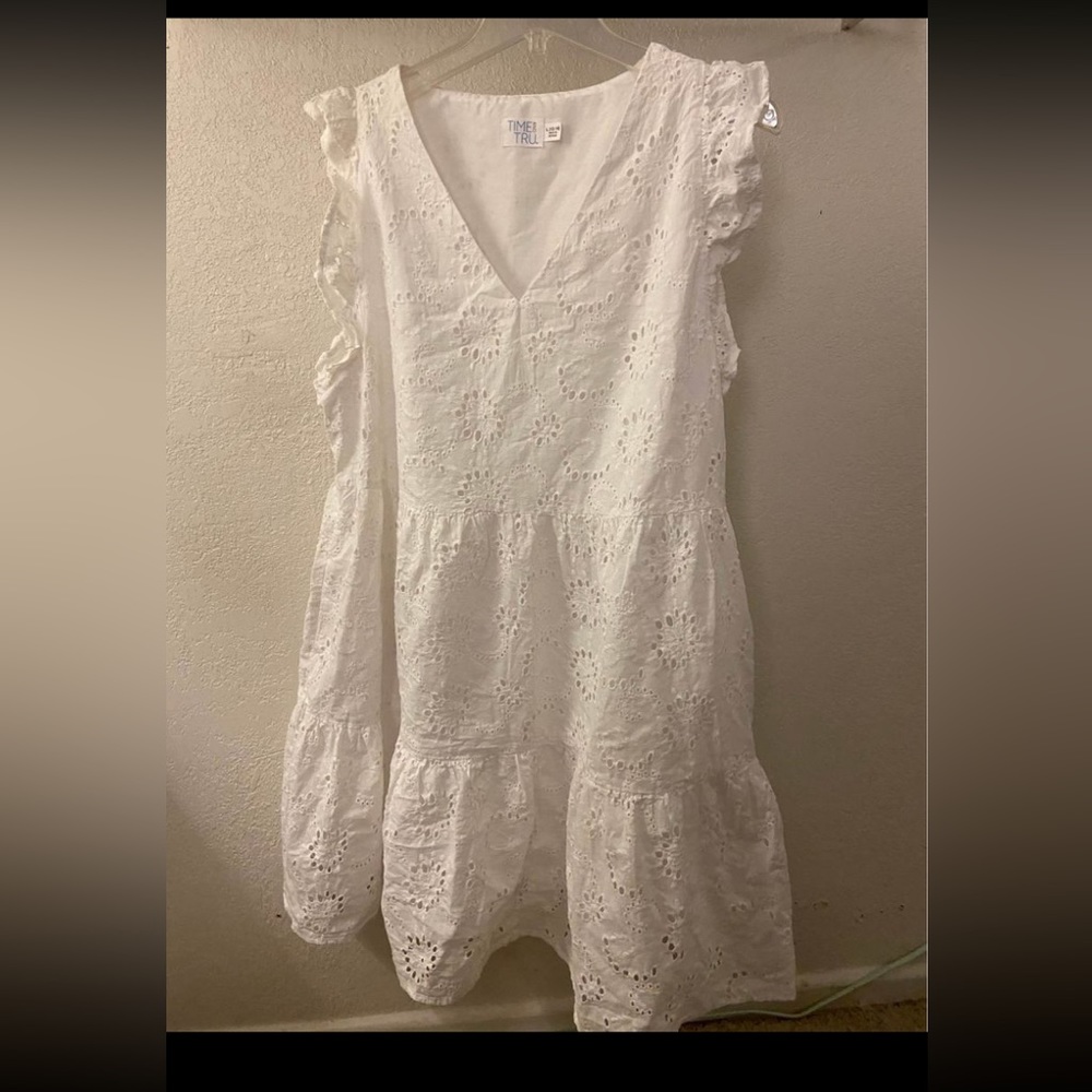 Women’s large white dress